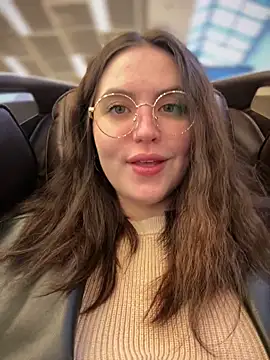 Snapshot of meow_girl chatting on October 28, 2025, 10:58 am meow girl online show from October 28, 2025, 10:58 am