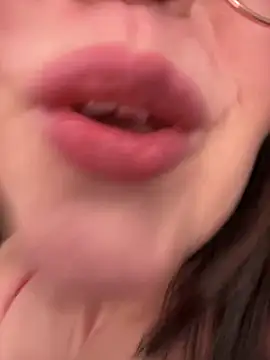 Snapshot of meow_girl chatting on January 24, 2025, 6:14 pm meow girl online show from January 24, 2025, 6:14 pm
