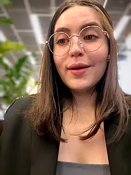 Snapshot of meow_girl chatting on September 27, 2025, 11:05 am meow girl online show from September 27, 2025, 11:05 am