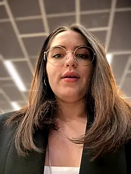 Snapshot of meow_girl chatting on October 10, 2025, 11:00 am meow girl online show from October 10, 2025, 11:00 am