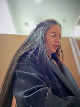 Snapshot of meow_girl chatting on September 17, 2025, 11:01 am meow girl online show from September 17, 2025, 11:01 am