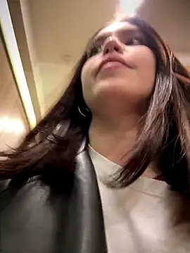 Snapshot of meow_girl chatting on October 3, 2025, 2:29 pm meow girl online show from October 3, 2025, 2:29 pm