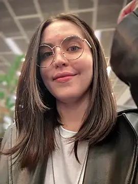 Snapshot of meow_girl chatting on October 8, 2025, 4:08 pm meow girl online show from October 8, 2025, 4:08 pm