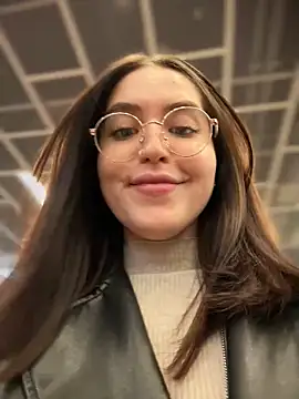 Snapshot of meow_girl chatting on October 18, 2025, 11:01 am meow girl online show from October 18, 2025, 11:01 am