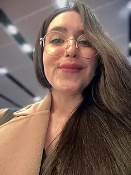 Snapshot of meow_girl chatting on February 19, 2025, 2:11 pm meow girl online show from February 19, 2025, 2:11 pm