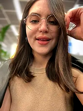 Snapshot of meow_girl chatting on October 14, 2025, 11:11 am meow girl online show from October 14, 2025, 11:11 am