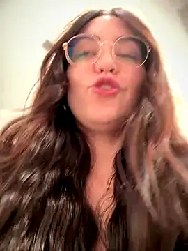 Snapshot of meow_girl chatting on September 22, 2025, 11:16 am meow girl online show from September 22, 2025, 11:16 am