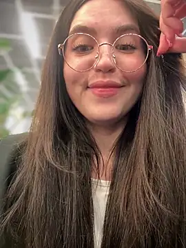 Snapshot of meow_girl chatting on September 21, 2025, 11:04 am meow girl online show from September 21, 2025, 11:04 am