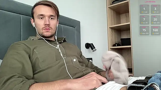 Snapshot of cute_mark chatting on September 24, 2025, 10:44 am cute mark online show from September 24, 2025, 10:44 am