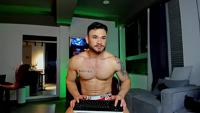 Maximo Marcelo online show from February 5, 2025, 2:08 am