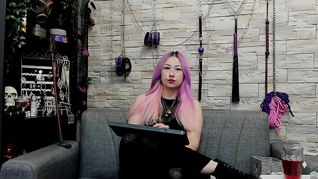 Snapshot of CruelMistress chatting on June 3, 2026, 12:55 am CruelMistress online show from June 3, 2026, 12:55 am