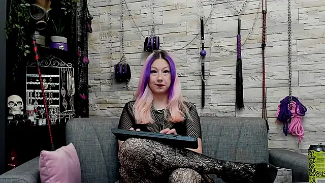 CruelMistress online show from November 22, 2025, 10:52 pm