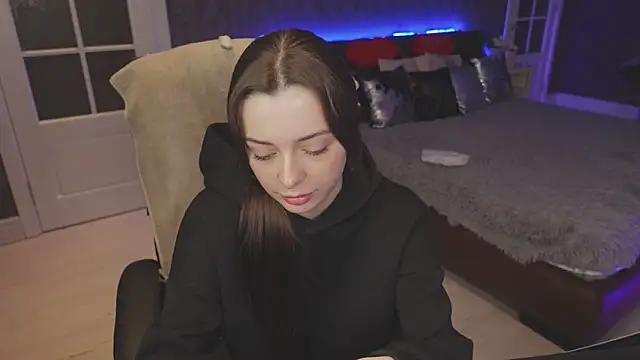 DinaCandy online show from January 29, 2025, 2:53 pm