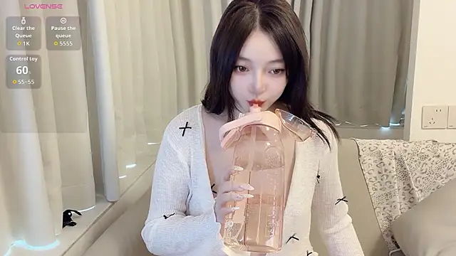 Snapshot of Kulomiyee_koi chatting on June 10, 2026, 6:47 am Kulomiyee koi online show from June 10, 2026, 6:47 am