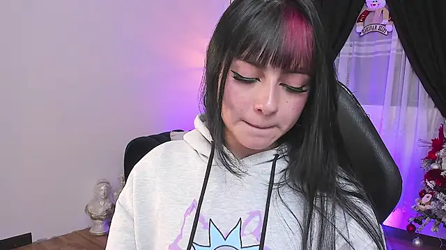 myeimmy 33 online show from December 3, 2025, 9:14 pm