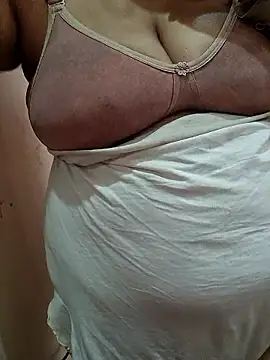 milf-kaira online show from January 12, 2026, 7:15 am