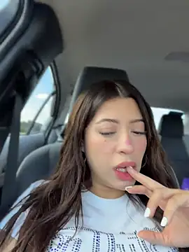 Snapshot of camilabee chatting on July 10, 2026, 10:32 pm camilabee online show from July 10, 2026, 10:32 pm
