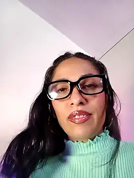 Snapshot of chloewildd_ chatting on February 26, 2026, 1:00 pm chloewildd online show from February 26, 2026, 1:00 pm