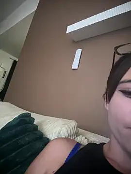 Snapshot of Petite_moi chatting on July 2, 2026, 3:07 pm Petite moi online show from July 2, 2026, 3:07 pm