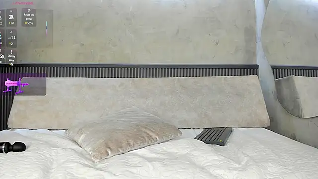 Naomi Dasilva online show from February 19, 2025, 1:29 am