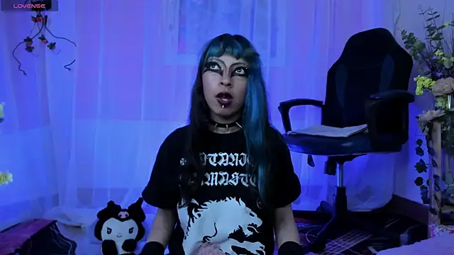 Neon 666  online show from December 5, 2024, 3:23 pm