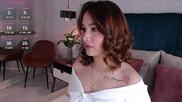 Snapshot of AdeleAndersonn chatting on September 17, 2025, 8:00 pm AdeleAndersonn online show from September 17, 2025, 8:00 pm