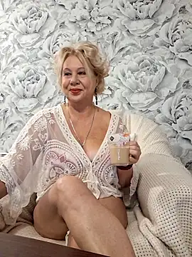 Snapshot of PALETT chatting on October 3, 2025, 3:09 am PALETT online show from October 3, 2025, 3:09 am