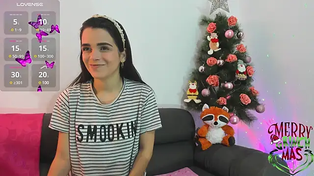Chloesmithx  online show from December 15, 2024, 4:59 pm