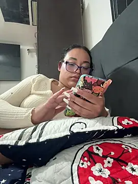 angela angels  online show from March 6, 2025, 7:47 am