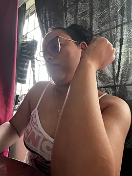 Snapshot of angela_angels_ chatting on June 7, 2026, 4:12 pm angela angels online show from June 7, 2026, 4:12 pm
