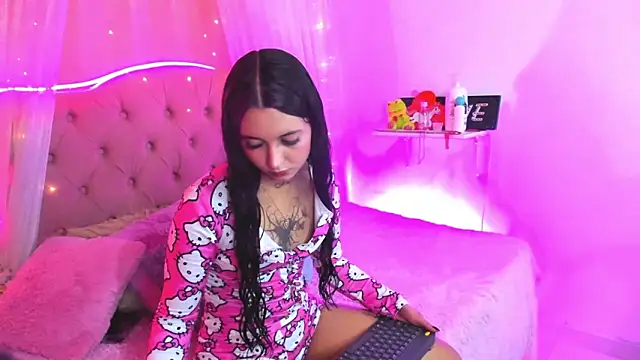  Mia  9 online show from March 4, 2025, 9:00 pm