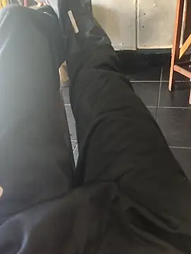 Juliano69xv online show from September 18, 2025, 6:33 pm