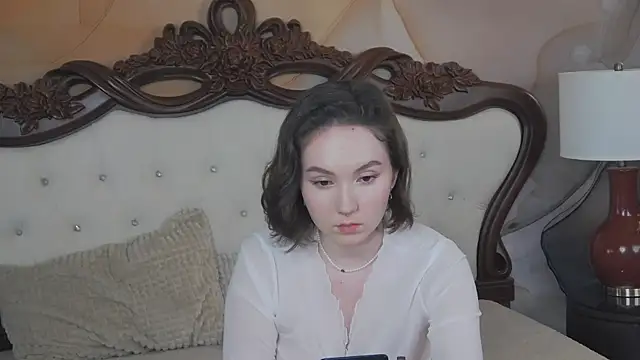 Snapshot of IreneRaye chatting on February 5, 2025, 8:11 am IreneRaye online show from February 5, 2025, 8:11 am