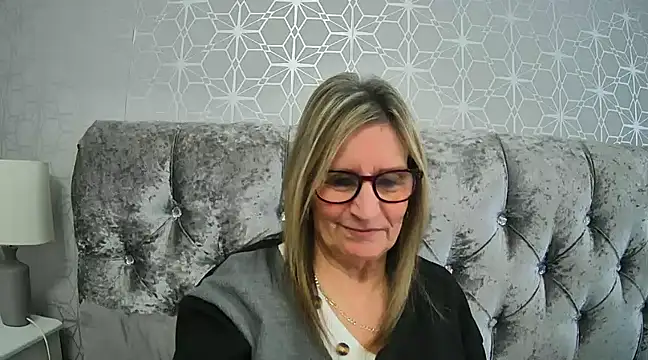 Additive Mature Linda online show from February 3, 2025, 11:53 am