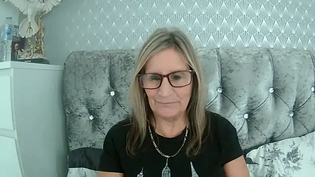 Additive Mature Linda online show from September 10, 2025, 1:32 pm