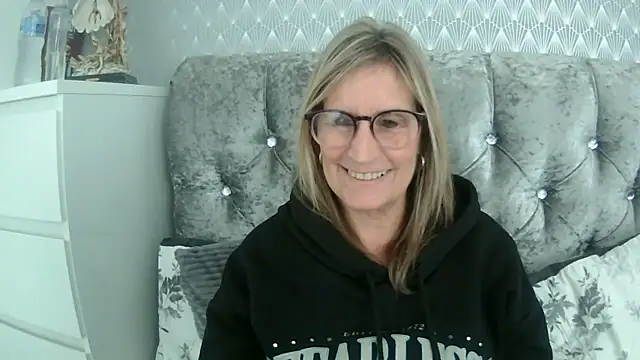 Additive Mature Linda online show from September 15, 2025, 1:11 pm