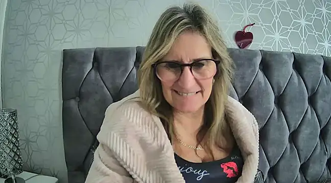 Additive Mature Linda online show from February 14, 2025, 2:12 pm