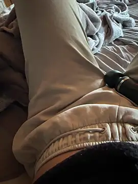 Snapshot of Ana-05 chatting on October 5, 2025, 1:13 pm Ana-05 online show from October 5, 2025, 1:13 pm