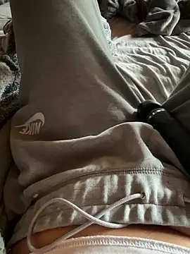 Snapshot of Ana-05 chatting on October 7, 2025, 10:16 am Ana-05 online show from October 7, 2025, 10:16 am