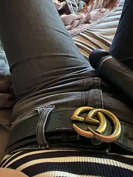 Snapshot of Ana-05 chatting on September 19, 2025, 11:58 am Ana-05 online show from September 19, 2025, 11:58 am