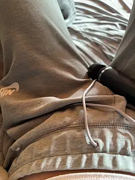 Snapshot of Ana-05 chatting on October 8, 2025, 10:17 am Ana-05 online show from October 8, 2025, 10:17 am