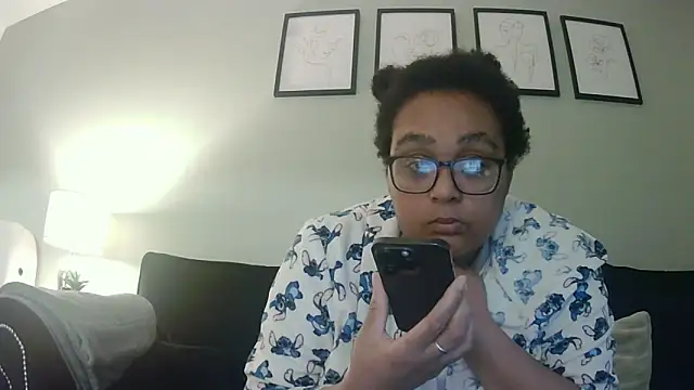 vanilla chocolate23 online show from October 20, 2025, 7:09 am