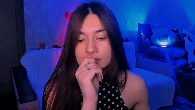 Swee Alicee online show from April 25, 2026, 6:38 pm