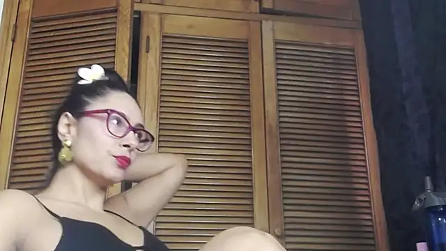 marilynetthan online show from February 19, 2025, 2:11 pm