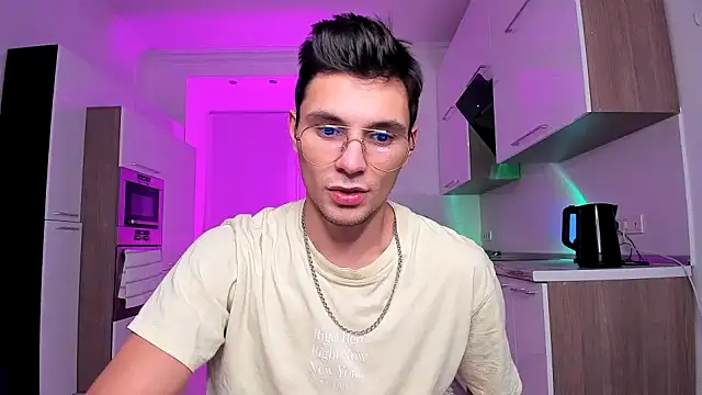 denlover1 online show from December 5, 2024, 12:36 am