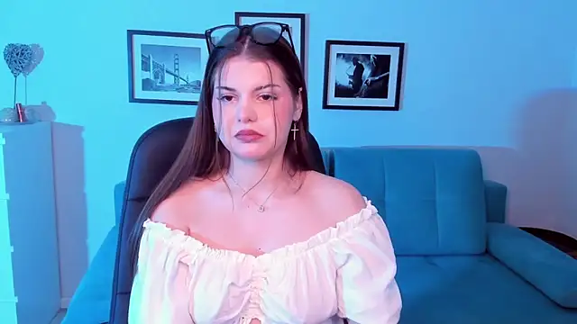 AdeliaKiss online show from February 3, 2025, 2:02 pm