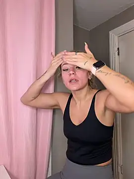 Snapshot of lexybabyxo chatting on May 19, 2026, 10:44 am lexybabyxo online show from May 19, 2026, 10:44 am