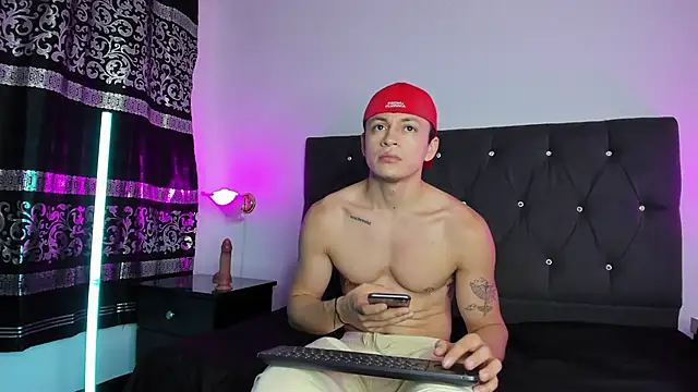 Snapshot of Angel_Cuervo chatting on March 7, 2025, 12:45 pm Angel Cuervo online show from March 7, 2025, 12:45 pm