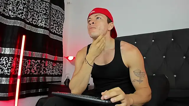 Snapshot of Angel_Cuervo chatting on March 17, 2025, 12:04 pm Angel Cuervo online show from March 17, 2025, 12:04 pm