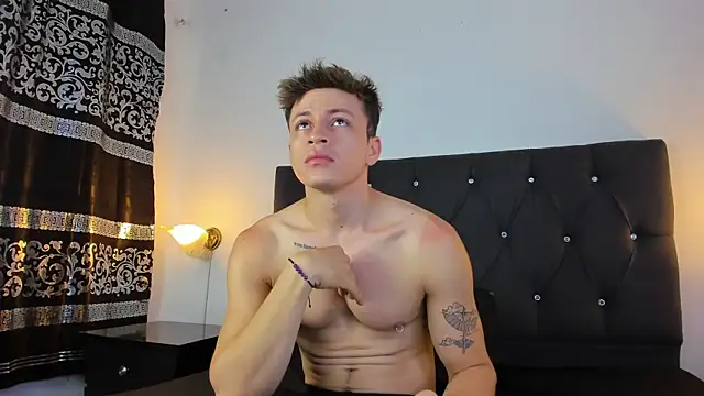 Snapshot of Angel_Cuervo chatting on February 17, 2025, 12:38 pm Angel Cuervo online show from February 17, 2025, 12:38 pm